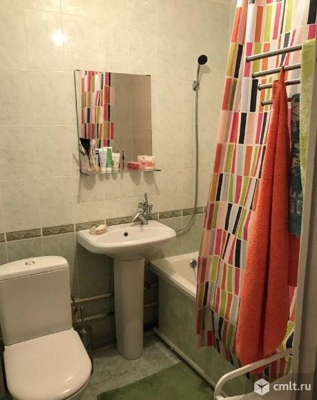 Малогобаритная ОднушкаОстановка рядом с домом.Магазины, Памятник Славы, Кафе Жарпицца. Фото 3.