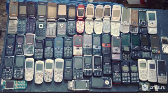 Телефоны samsung разные. Фото 1.