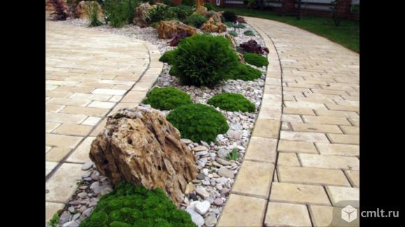 Тротуарной плитки аккуратная виброукладка и полное благоустройство.. Фото 1.