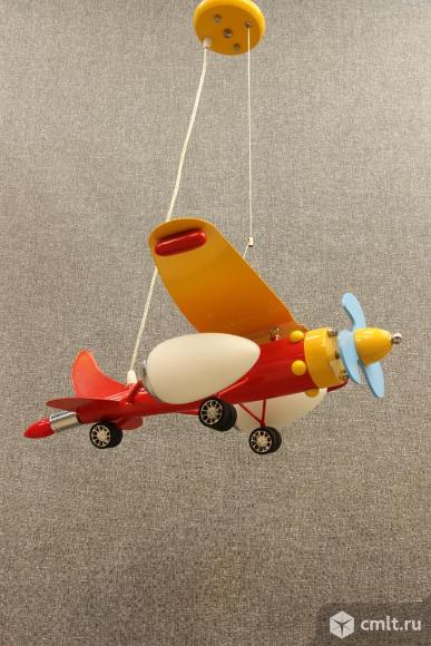 Детская люстра красный самолёт-кукурузник. Фото 1.