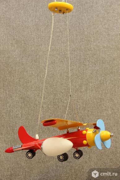 Детская люстра красный самолёт-кукурузник. Фото 2.