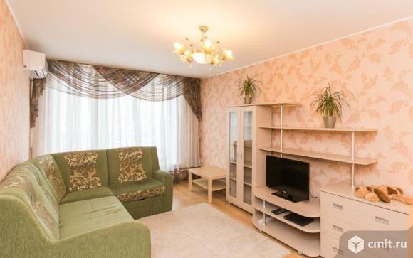 Остановка детский мир,трц галерея чижова. Фото 1.