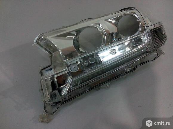 Стекло фары левой LED TOYOTA LAND CRUISER 200 15- б/у 8117160K12 2*. Фото 1.