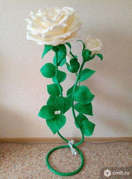 Ростовая роза-светильник из изолона. Фото 1.