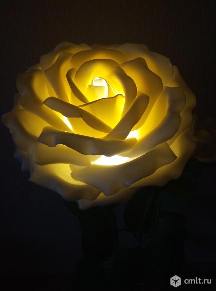 Ростовая роза-светильник из изолона. Фото 7.