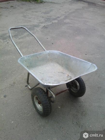 Тачка садовая на двух колёсах Б/у. Фото 1.