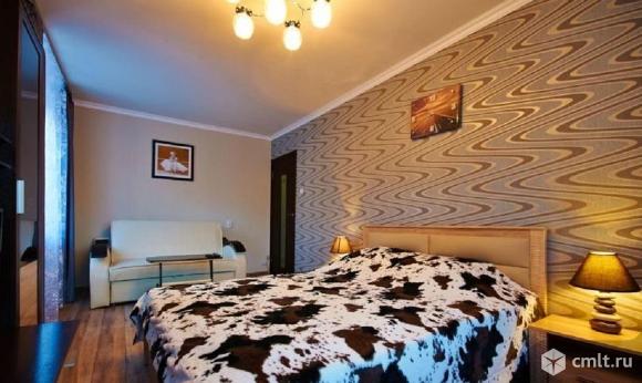 Сдаю только одну комнату, вторая закрыта и сдаваться не будет! Остановка Политехнический институт!. Фото 1.