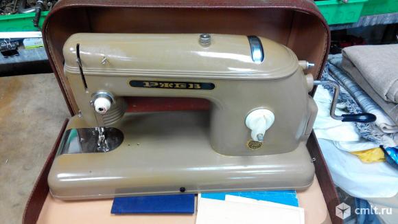 Швейная машинка Ржев 1962г.в.. Фото 1.