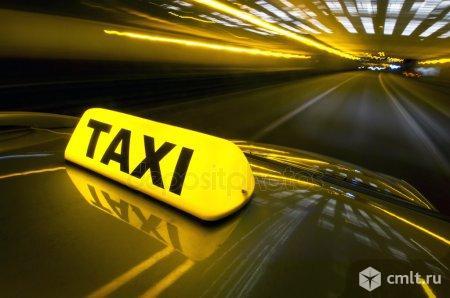 Водитель Яндекс такси. Фото 1.