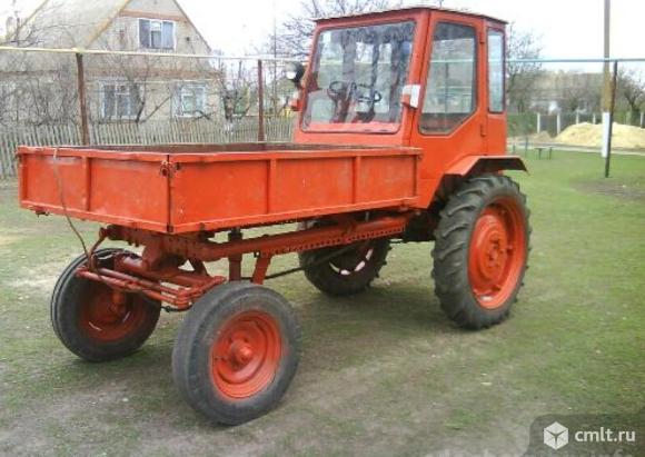 Запчасти на трактор Т16. Фото 1.