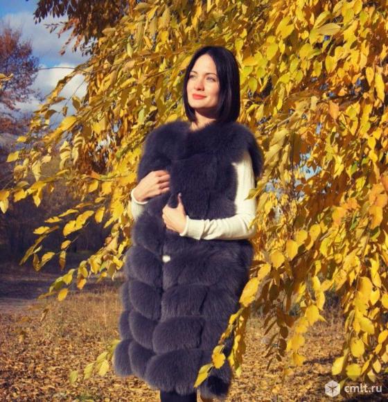 Меховая жилетка из песца. Фото 1.