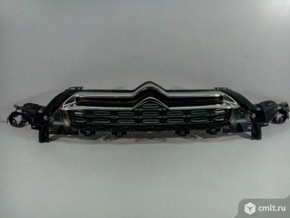 Решетка радиатора CITROEN DS4 11- б/у 7804T8 7810Z3 3*. Фото 1.