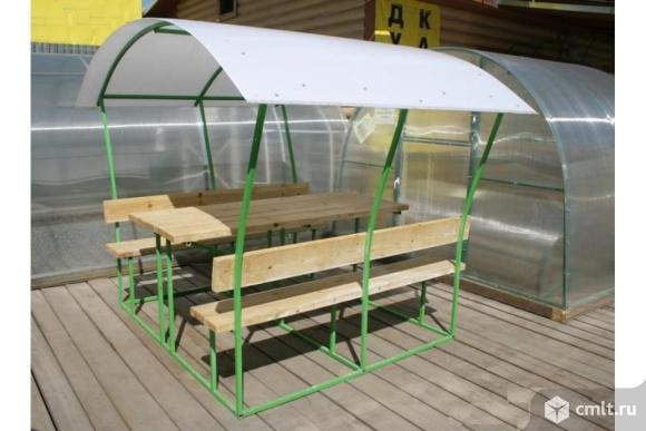 Беседки с лавочками. Фото 1.