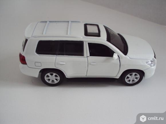 Автомобиль LEXUS LX 570 Технопарк  . Фото 7.
