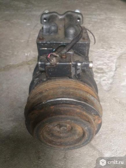 Компрессор кондиционера Denso HFC134a, 447200-5750. Фото 1.