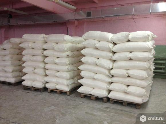 Сахар в мешках по 50кг. Фото 1.