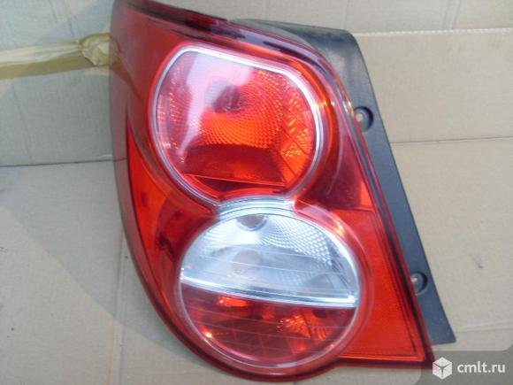 Фонарь задний Авео Т300. Фото 1.