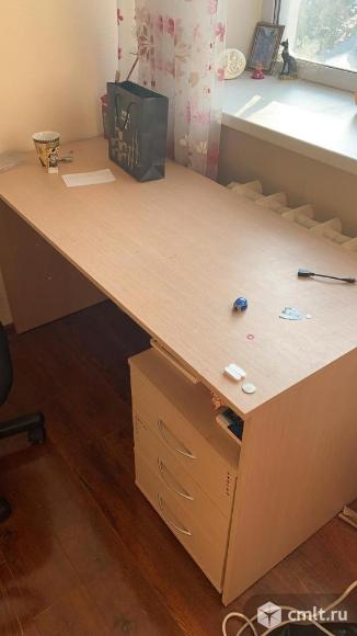 Письменный стол 130 х 50 х 70 см с креслом. Фото 1.