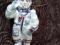 Полая фарфоровая игрушка ручной работы  "Космонавт". Фото 1.