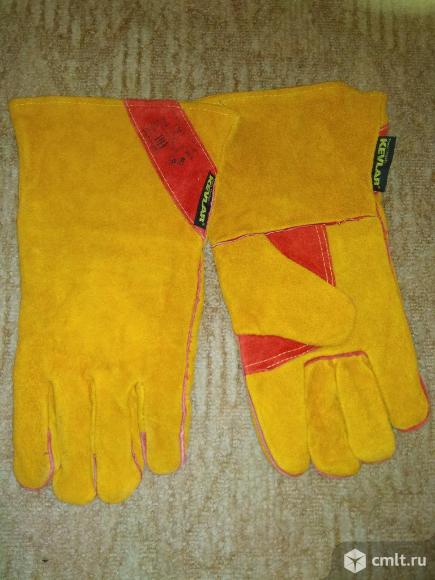 Краги сварщика из спилка. Фото 1.