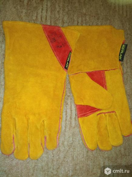 Краги сварщика из спилка. Фото 3.