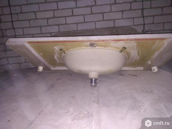 Раковина с мраморной столешницей. Фото 3.