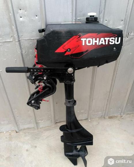 Двухтактный лодочный мотор Tohatsu 3.5 л.с.+ масло. Фото 1.