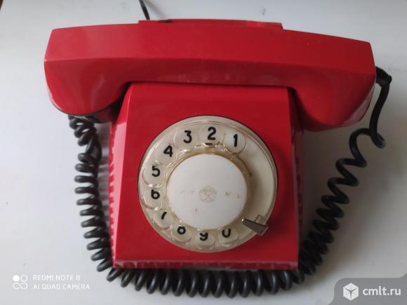 Телефон проводной дисковый. Фото 1.