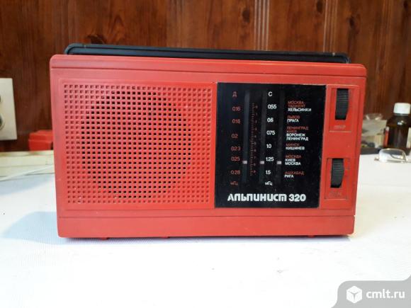 Радиоприемник Альпинист 320. Фото 1.