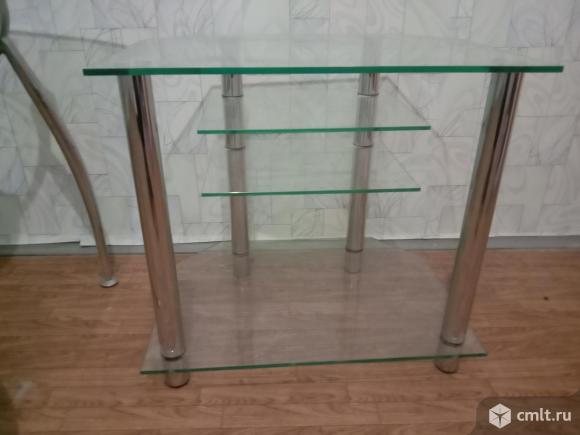 Стол-тумба 70х50х65 см стеклянный, ножки хром, 4 полки. Фото 1.