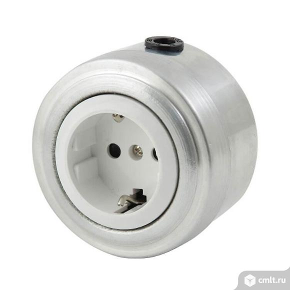 Розетка круглая металл в стиле лофт. Фото 1.