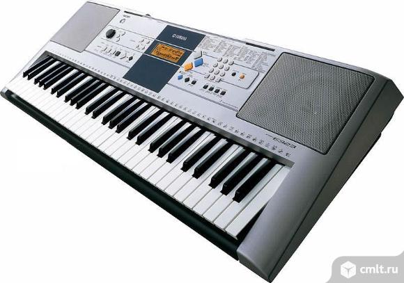 Синтезатор Yamaha PSR-E323. Фото 1.