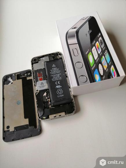 Смартфон iPhone 4S. Фото 3.