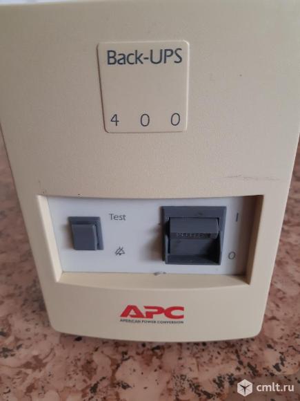 Бесперебойник APC Back-UPS 400i в комплекте с аккумулятором. Фото 1.