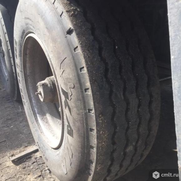 Прицеп-зерновоз 3-х осный. Фото 3.