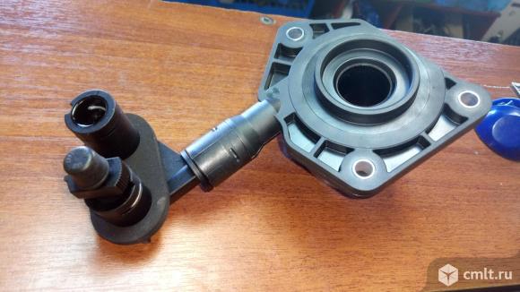 Выжимной подшипник 1678473 Форд Фокус 2. Фото 4.