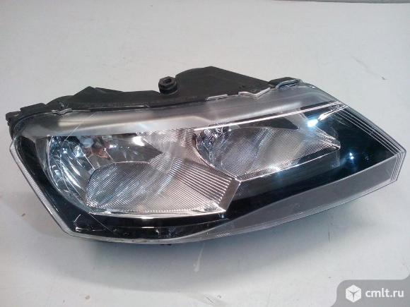 Фара правая SKODA RAPID 13- б/у 60U941018 60U941016 5JB941018 4*. Фото 1.