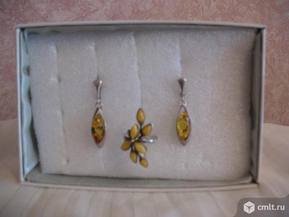 Комплект кольцо серьги янтарь серебро