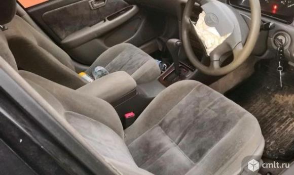 Разбор toyota camry gracia седан. Фото 1.