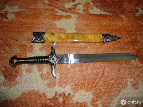Кинжал  декоративный  сувенирный  подарочный. Фото 1.