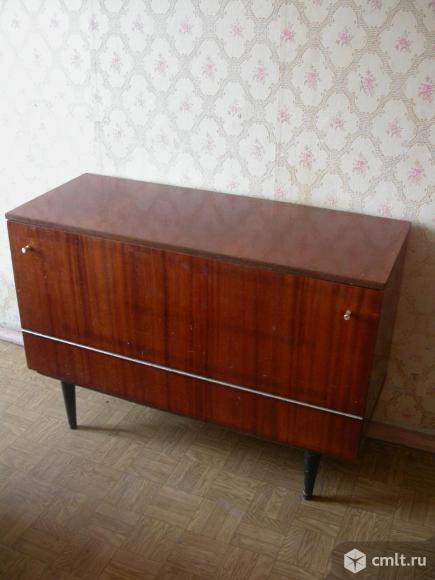 Тумба 400х1000х700 мм для белья, под ТВ, полированная. Фото 1.