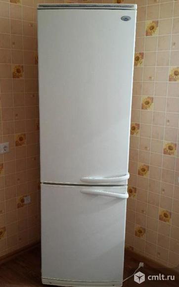 Дверь на холодильник атлант. Фото 1.