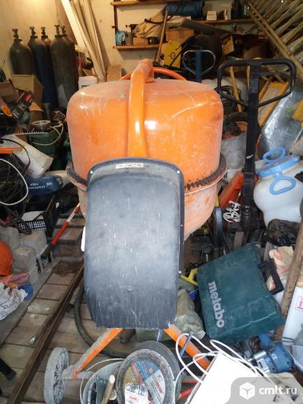 Бетономешалка. Фото 1.