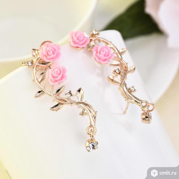 Серьги с розовым листом розы. Фото 2.