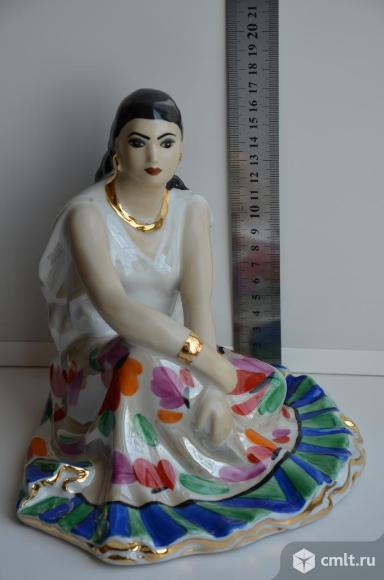 Статуэтку Цыганка. Земфира. Дулево.. Фото 1.