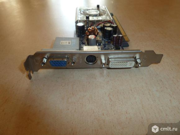 Видеокарта Asus GeForce 7300 GT PCI-E 256Mb 64bit. Фото 2.