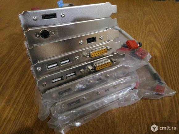 Задние панели с разъемами. Фото 1.