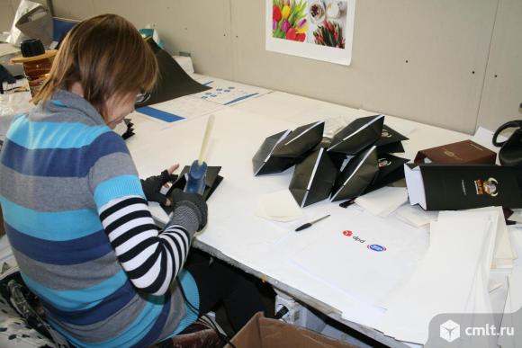 Рабочие в типографию требуются на сборку после печатной. Фото 2.