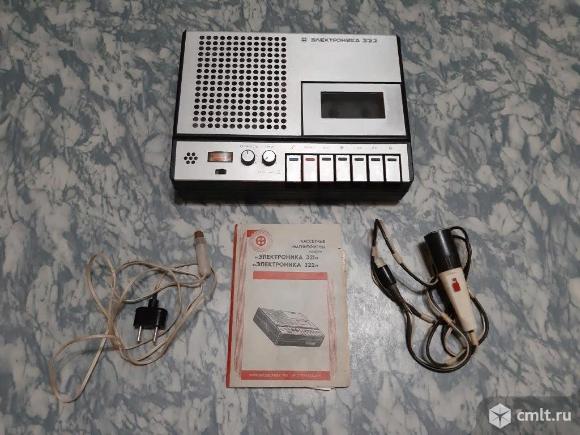 Магнитофон Электроника 322. Фото 1.