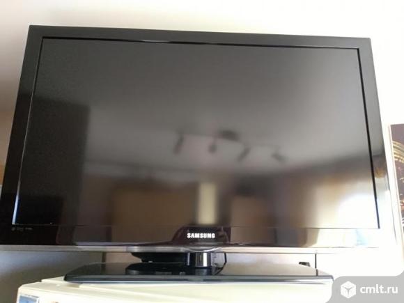Телевизор ж/к Samsung LE40C530. Фото 1.